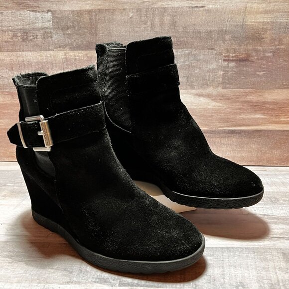 Vince Camuto Womens Black Suede Wedge Heel Ankle Booties Size 7M/37 Buckle - Picture 1 of 13